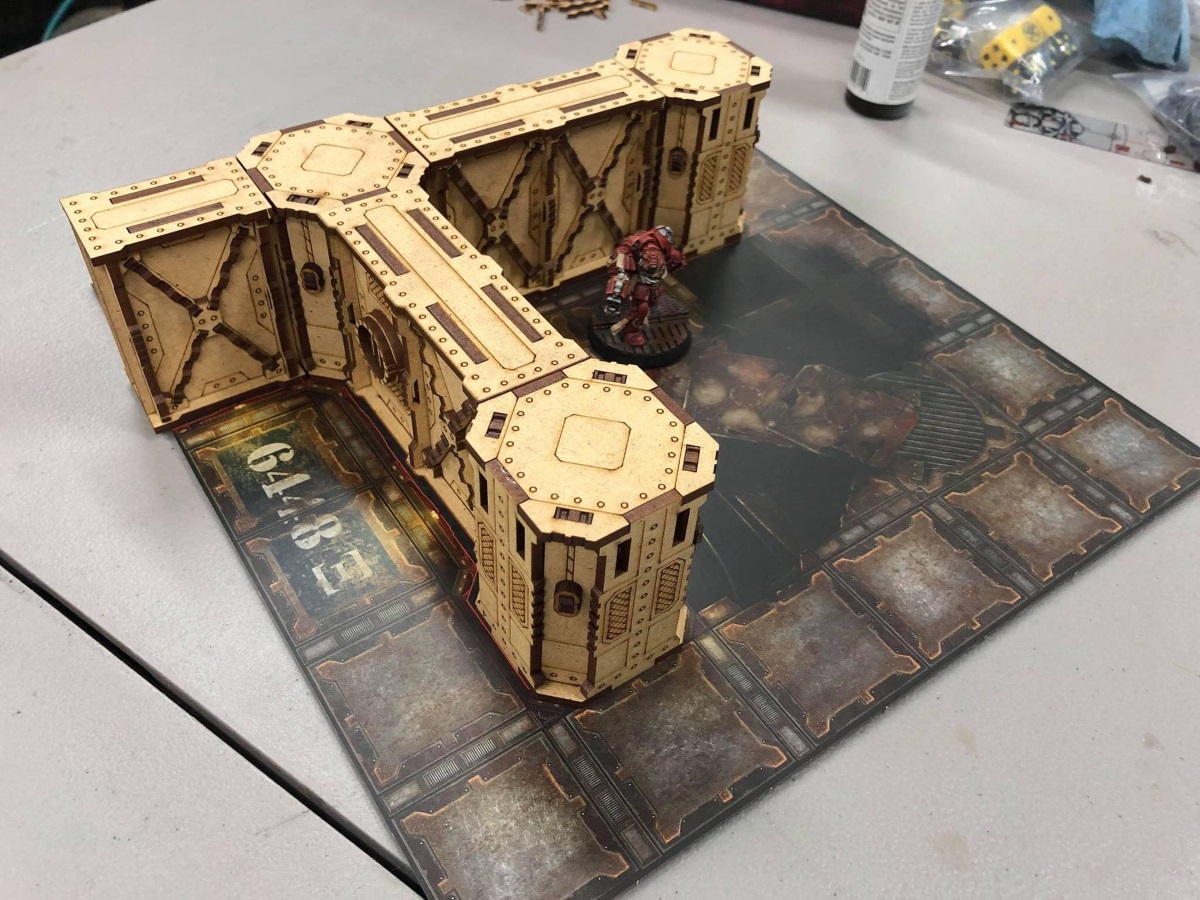 Death Ray Designs Deadbolt’s Derelict Corridors das TabletopHobby