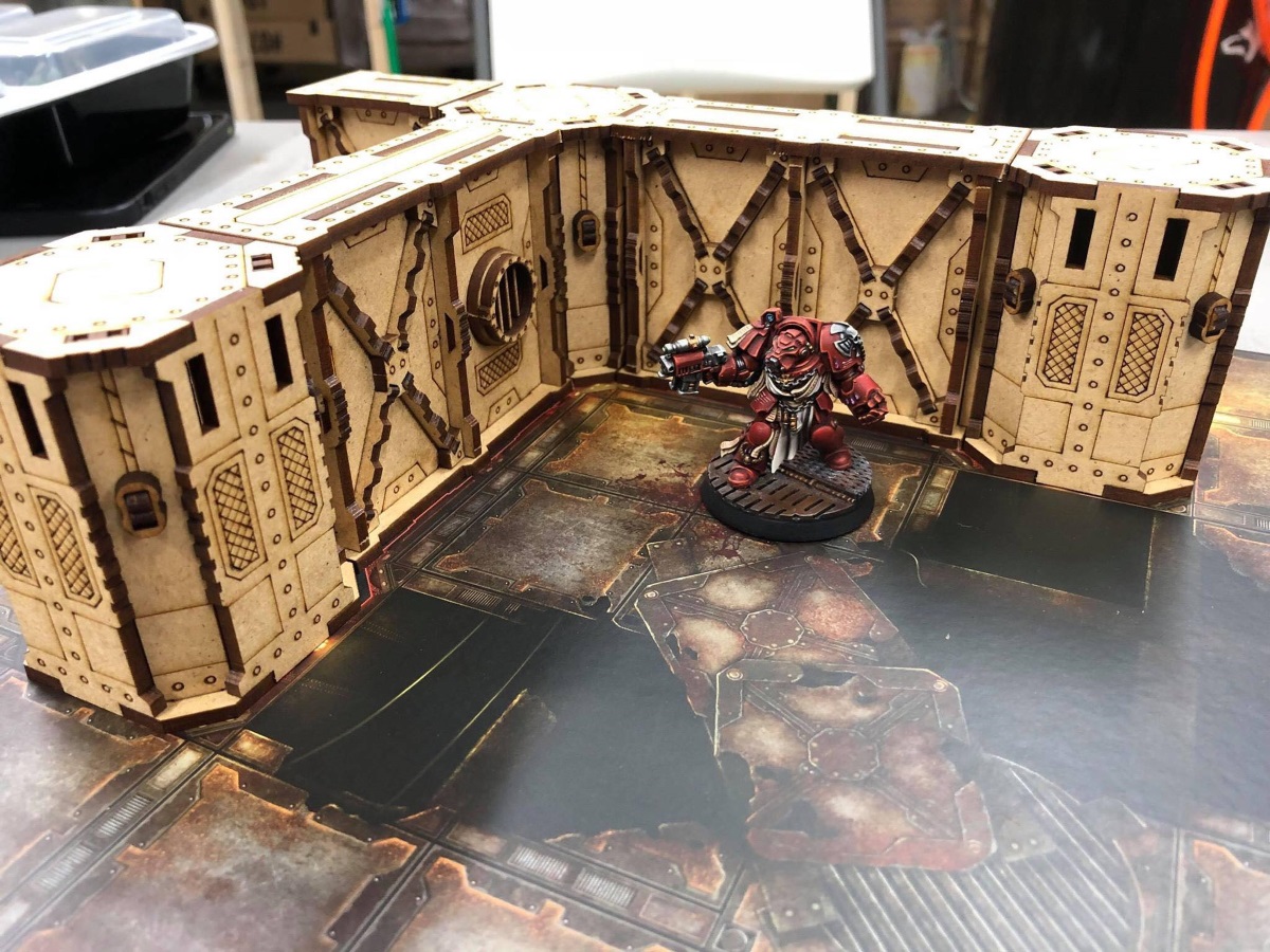 Death Ray Designs Deadbolt’s Derelict Corridors das TabletopHobby